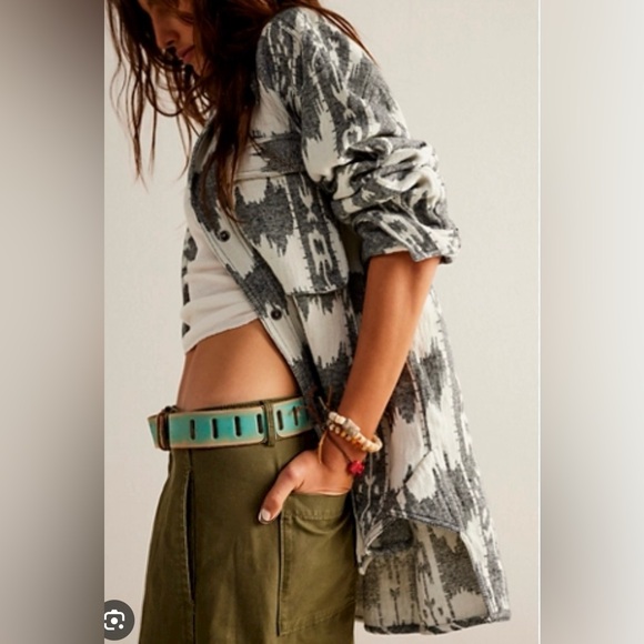 Stylish Printed Jacket and Cargo Pants - Picture 2 of 6